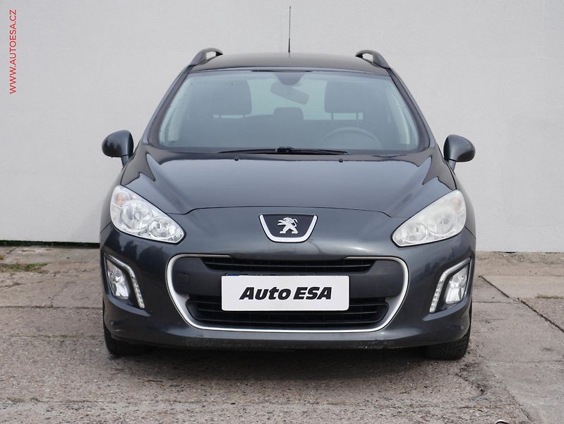 Peugeot 308 (2013) 1.6i, ČR, AAC - fotka 2 z 14