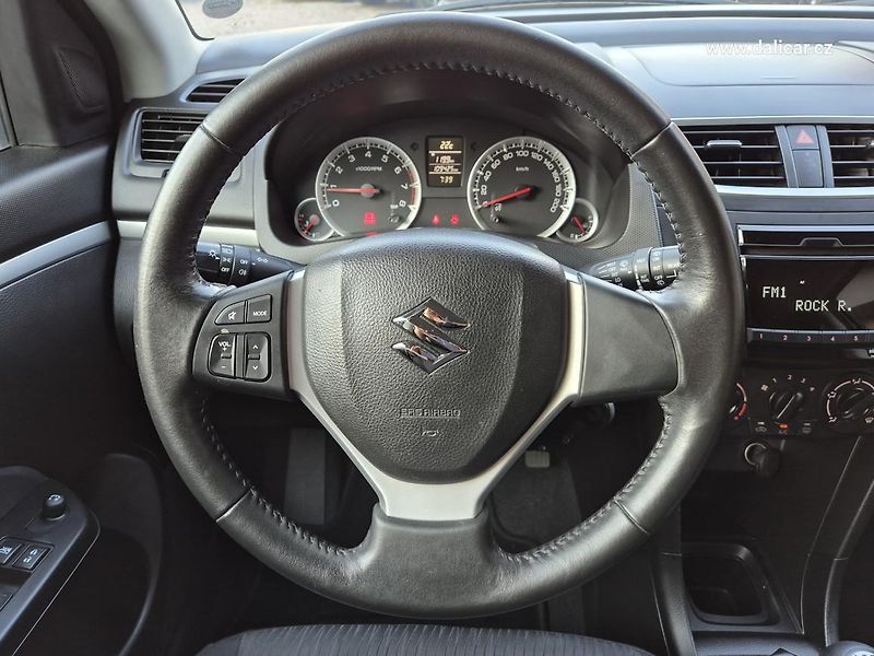 Suzuki Swift (2011) 1.2i 69KW 4x4 klima - fotka 24 z 52