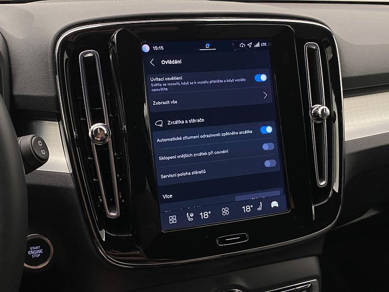 Volvo XC40 B3 AUT DARK PLUS - fotka 51 z 62