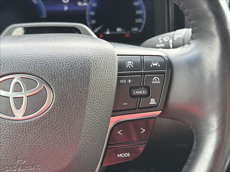 Toyota Camry 2,5 - fotka 19 z 36