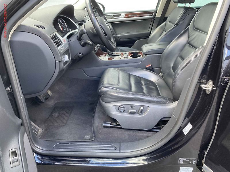 Volkswagen Touareg (2015) 3.0 TDi V6 4x4, AT, kůže - fotka 9 z 23