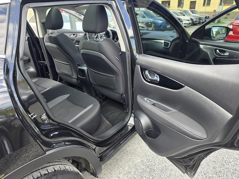 Nissan Qashqai 1.2 T Panorama  - fotka 10 z 16