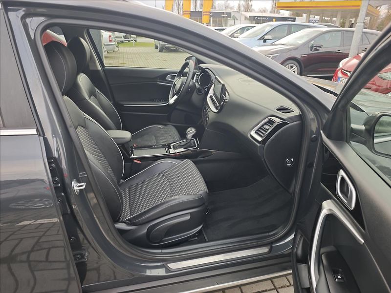Kia XCeed 1,5 T-GDI 7DCT automat  TOP - fotka 14 z 21