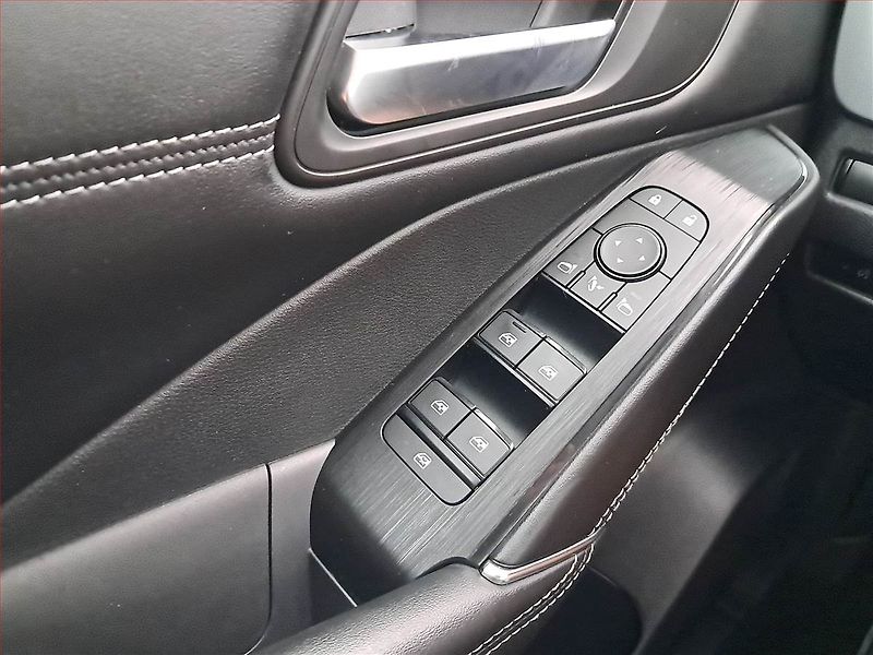Nissan Qashqai (2022) 1.3 DIG-T - fotka 16 z 17
