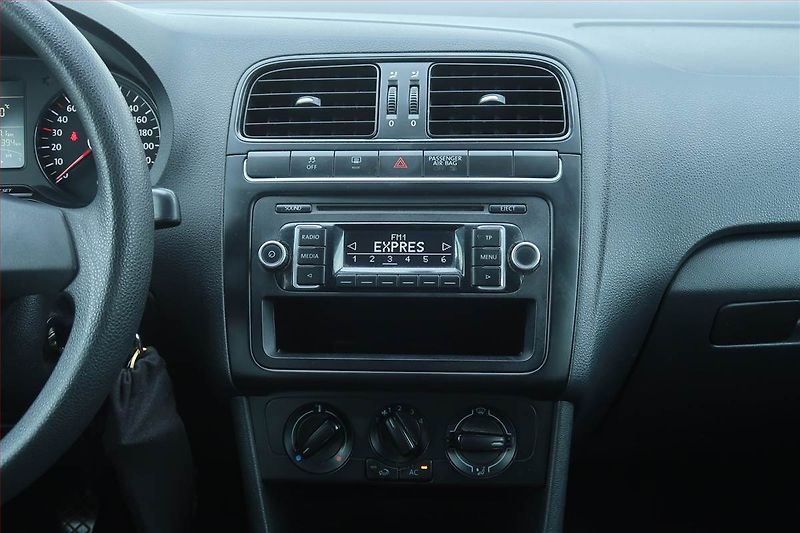 Volkswagen Polo (2011) 1.2 12V, nová STK - fotka 12 z 15