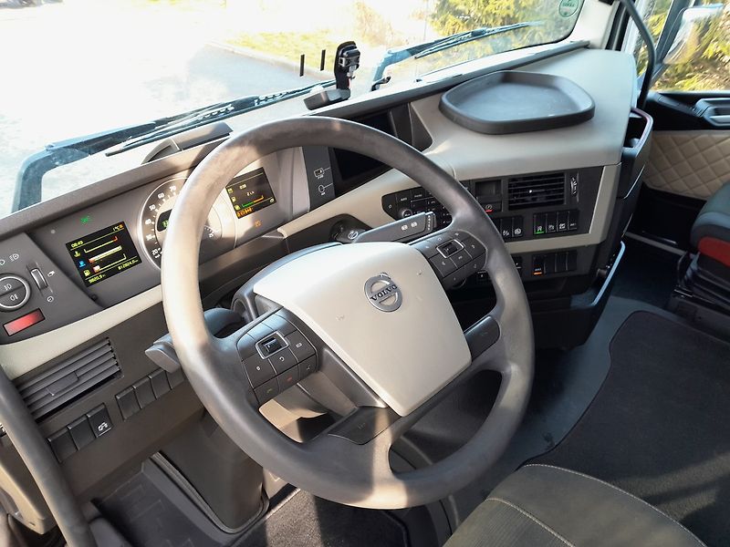 Volvo FH 460 LowDeck - fotka 15 z 37