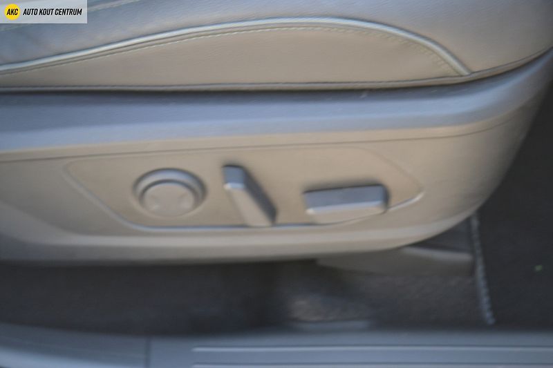 Hyundai Tucson 25 1,6 TGDI  20 Years Luxury - fotka 14 z 66