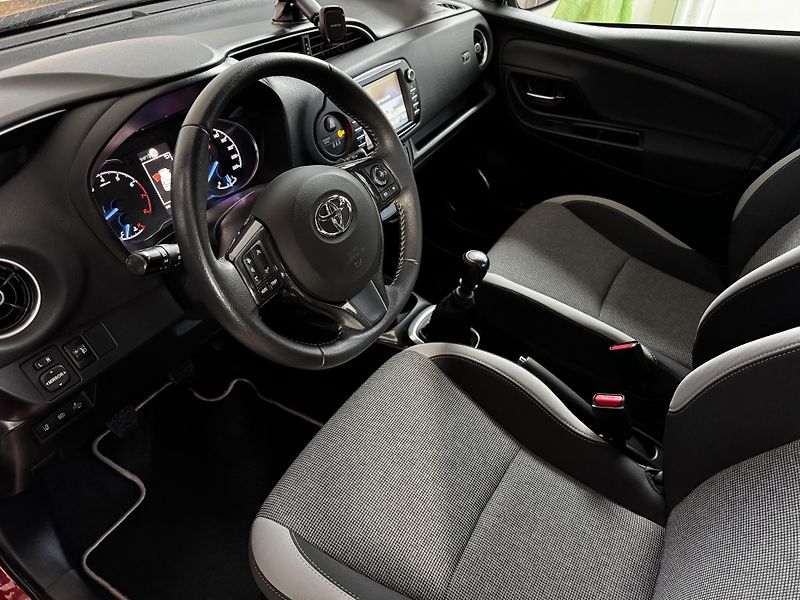 Toyota Yaris (2019) 1.5VVT-i Edice 20y - CZ -  - fotka 9 z 24