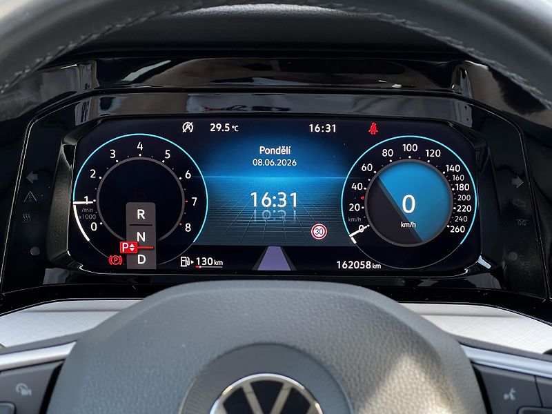 Volkswagen Golf 1.5TSI 110kW DSG LED ACC - fotka 10 z 23