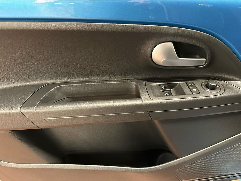 Volkswagen up! UNITED 36 kWh SOH: 92,7% - fotka 19 z 23