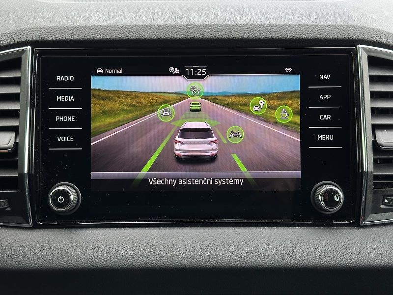 Škoda Karoq 1.5TSi Top & Selection 150PS L - fotka 30 z 43