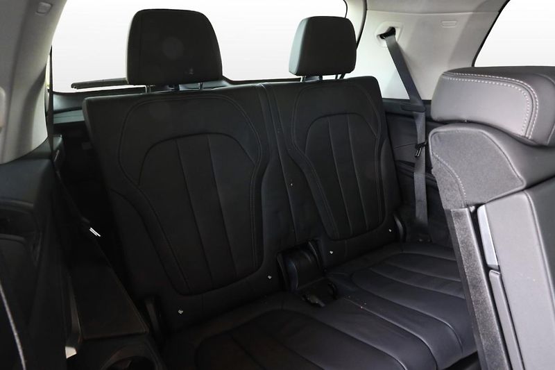 BMW X7 xDrive40i - fotka 29 z 32