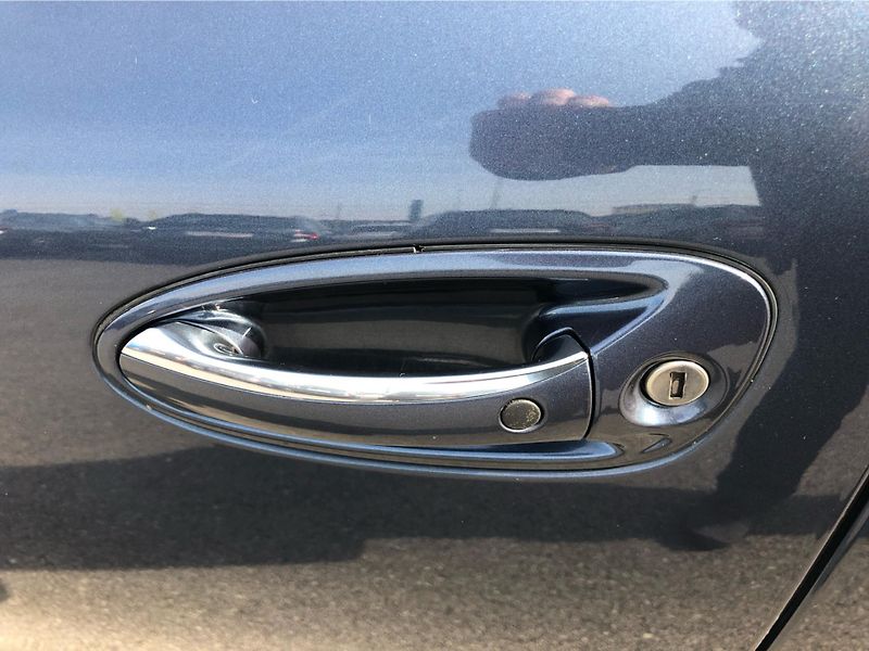 Porsche Panamera 4S - fotka 25 z 30