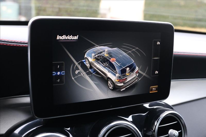 Mercedes-Benz GLC 3,0 43 AMG, Automat, Tažné - fotka 41 z 61
