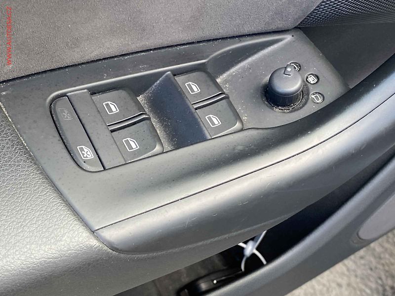 Audi Q3 (2017) 1.4 TFSi, Bixen, kůže, navi - fotka 11 z 20