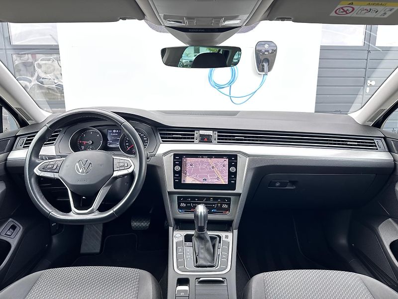Volkswagen Passat 20TDI DSG Basic - fotka 6 z 21