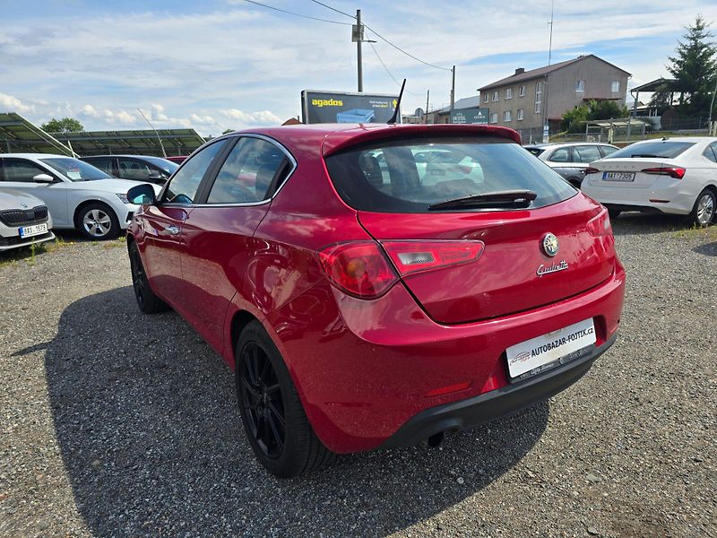 Alfa Romeo Giulietta (2011) 1.4T Exclusive - fotka 5 z 22
