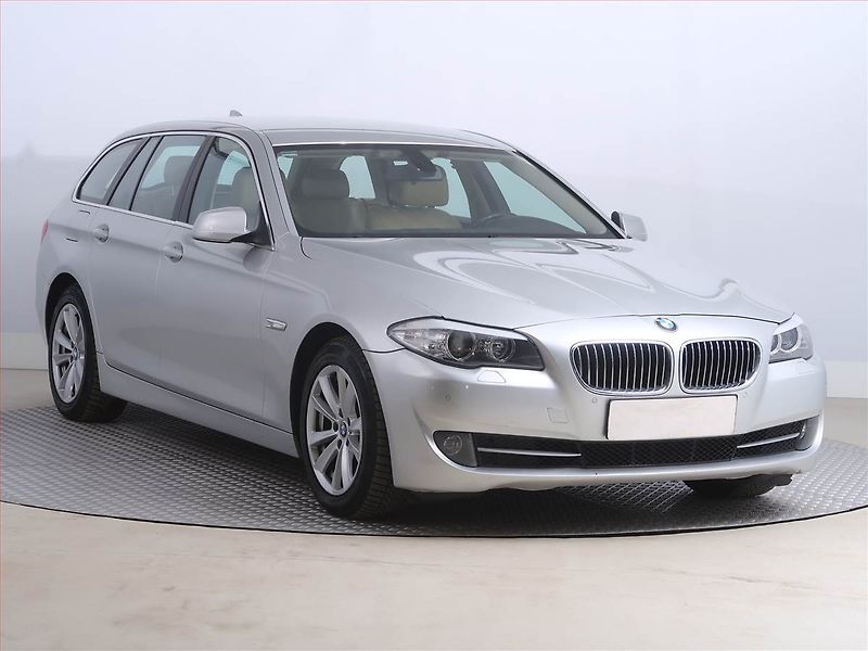 BMW Řada 5 (2011) 530d, Automat, Navi, Tempomat - fotografie inzerátu