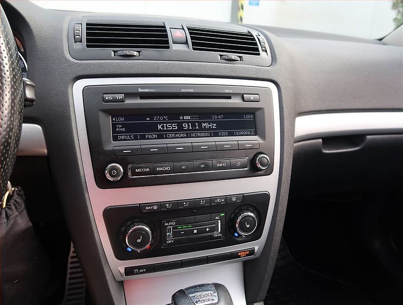 Škoda Octavia (2011) 2.0 TDI, 4X4, Automat - fotka 12 z 19