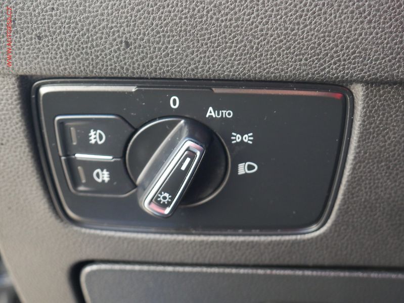 Volkswagen Passat (2018) 2.0TDi, AT, navi, masáž - fotka 16 z 19
