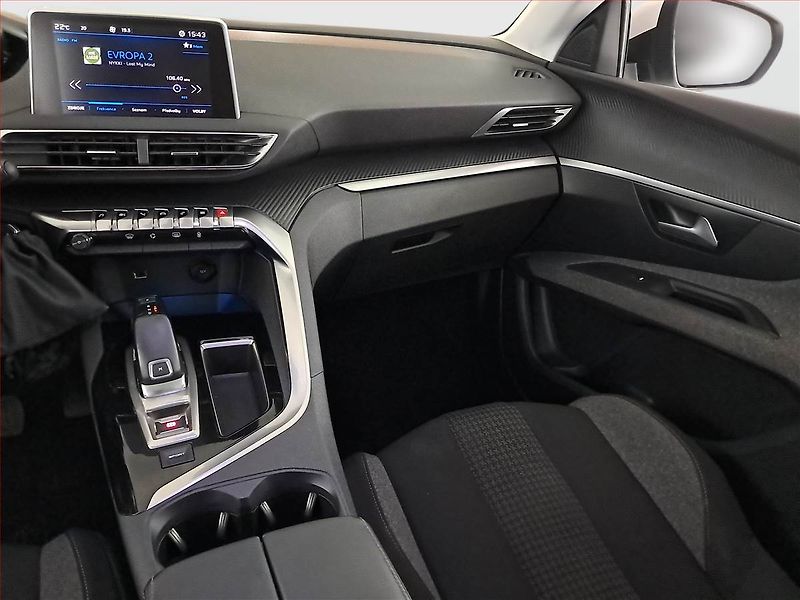 Peugeot 3008 (2018) 1.6 THP, Automat, Tempomat - fotka 8 z 20