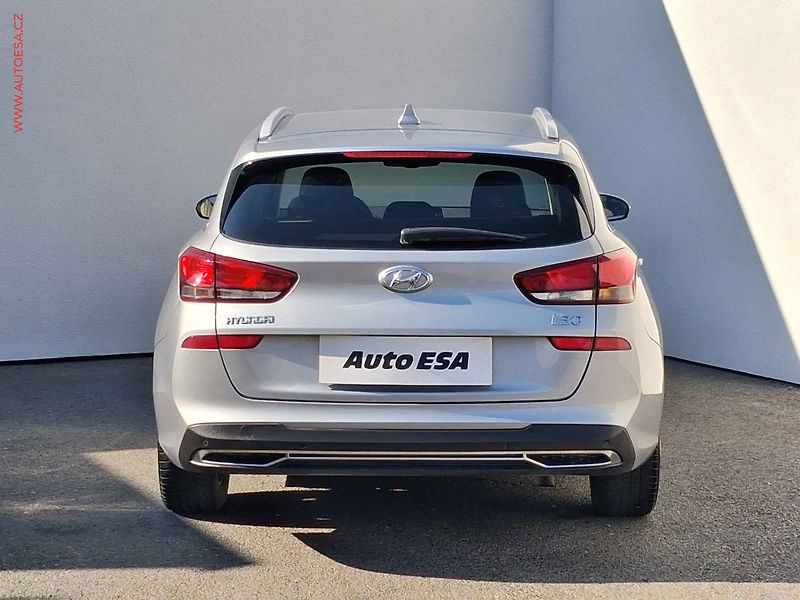 Hyundai i30 (2022) 1.5 T-GDi, 2.maj,ČR, LED - fotka 5 z 18