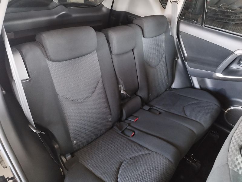 Toyota RAV4 (2007) 2,0I,112KW,4X4,ALU,TAŽNÝ - fotka 12 z 31