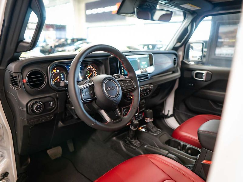 Jeep Wrangler (2024) 6.4 Rubicon 392 V8 4x4 35 Pneu - fotka 12 z 33