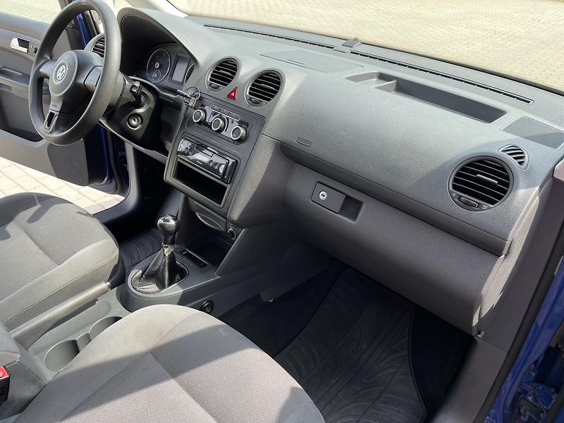 Volkswagen Caddy 1.6 TDi ČR 5 Míst - fotka 16 z 26