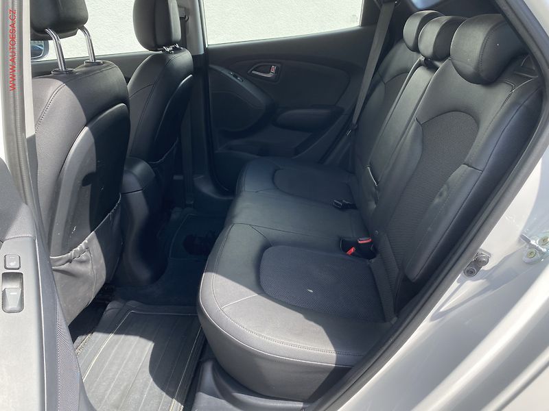 Hyundai ix35 (2014) 1.6 GDi, +kola - fotka 10 z 17