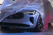 Vozy se spalovacími motory měly původně opustit nabídku v roce 2030, Volvo však mění plány.