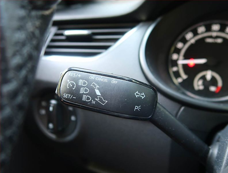 Škoda Octavia (2013) RS 2.0 TDI, Serv.kniha, Xenony - fotka 19 z 19