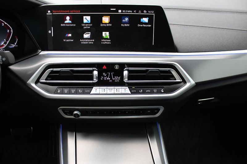 BMW X5 xDrive30d - fotka 5 z 28