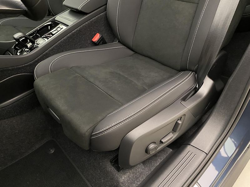 Volvo XC40 (2026) B3 AUT DARK ULTRA  - fotka 29 z 63