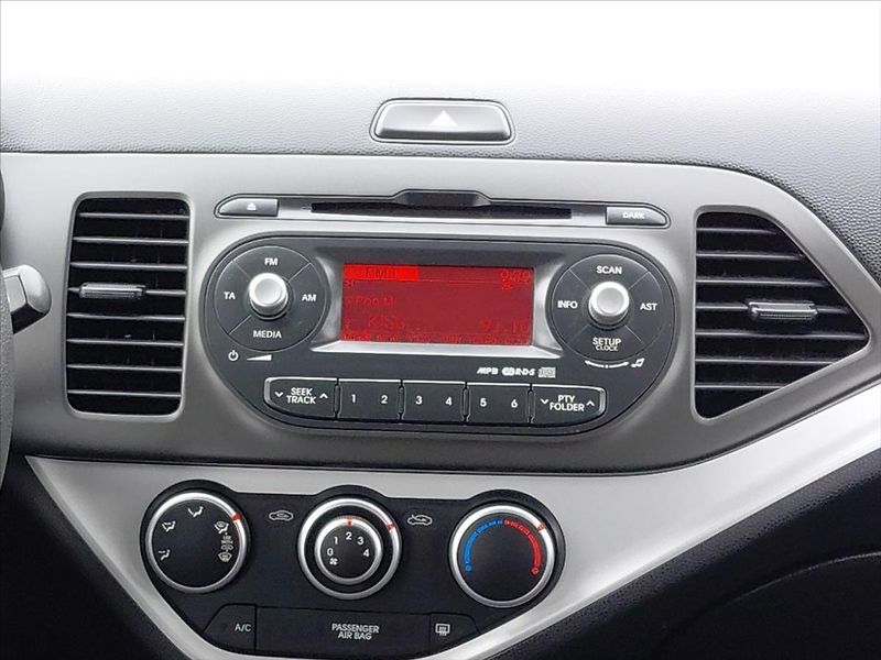 Kia Picanto 1,0   1.0i - fotka 16 z 23