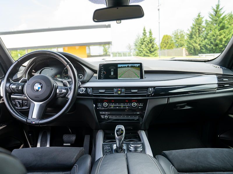 BMW X5 xDrive30d (F15) M Sport Paket - fotka 9 z 29