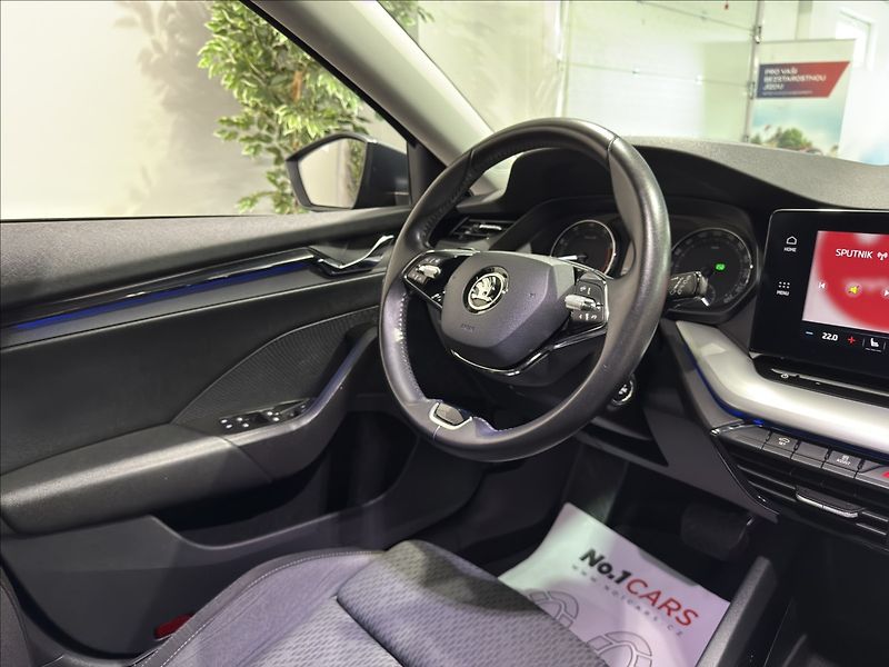 Škoda Octavia 1,5   TSI DSG 110KW CLEVER TOP - fotka 26 z 41