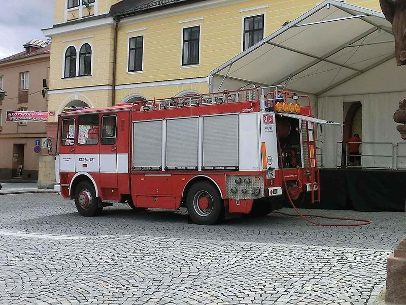 Hasičská cisterna LIAZ 101 CAS K 25 už slouží v jednotkách dobrovolných i profesionálních hasičů čtyři desítky let.