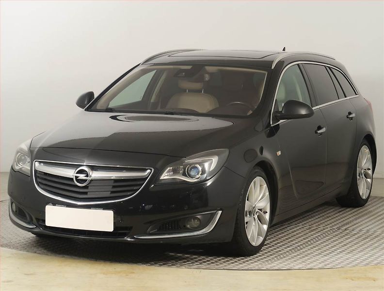 Opel Insignia (2014) 2.0 BiTurbo CDTI, ČR,1.maj - fotka 2 z 22