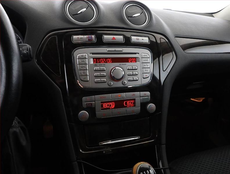 Ford Mondeo (2008) 1.8 TDCi, po STK - fotka 10 z 16