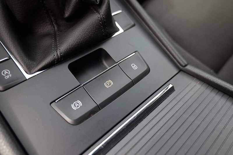 Škoda Superb 1.4 TSI DAB 19 Tažné - fotka 26 z 35