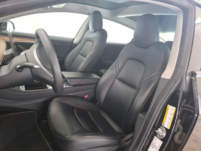 Tesla Model 3 RWD StandardRange PŘIPRAVUJEME - fotka 6 z 10