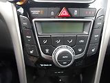 Hyundai i30 1,6CRDi  Automat!! 2 x kola! - náhled 23
