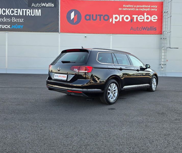 Volkswagen Passat 2.0TDI DSG Virtual 1.Maj DPH - fotka 4 z 19