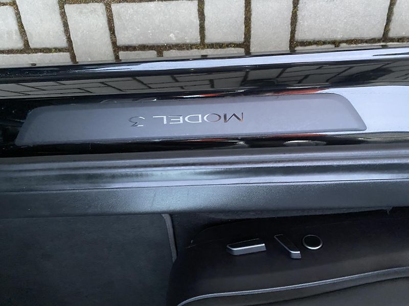 Tesla Model 3 REFRESH - ZÁRUKA TESLA MATRIX - fotka 31 z 35