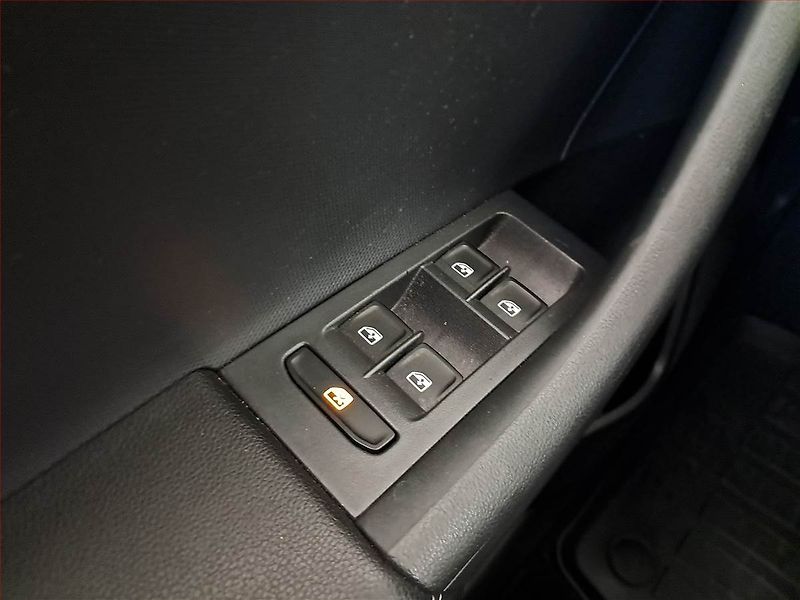 Škoda Rapid (2017) 1.0 TSI, Serv.kniha, Navi - fotka 16 z 17