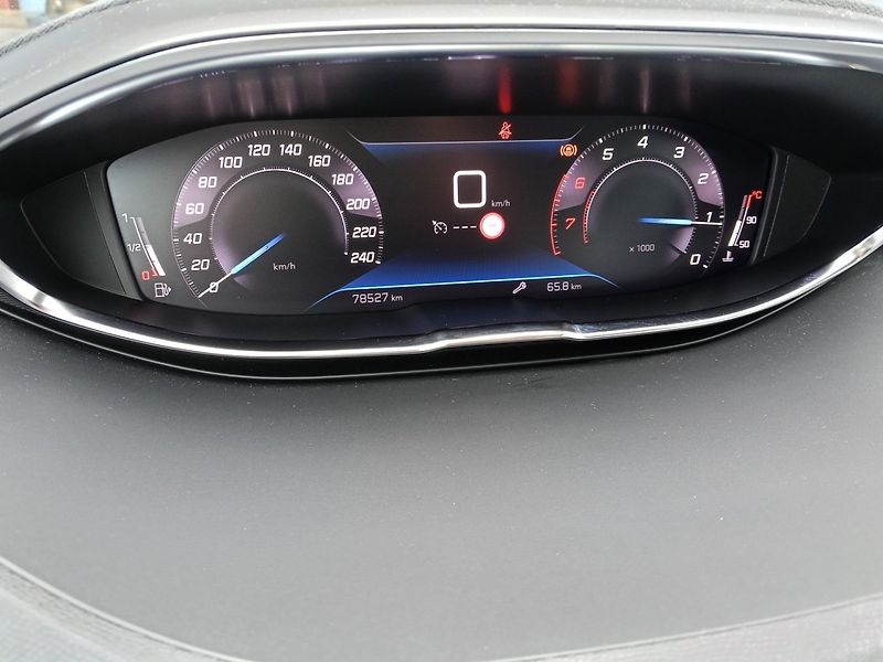 Peugeot 3008 (2021) 1.2PT 96kW! Full LED! Kamera! - fotka 22 z 32