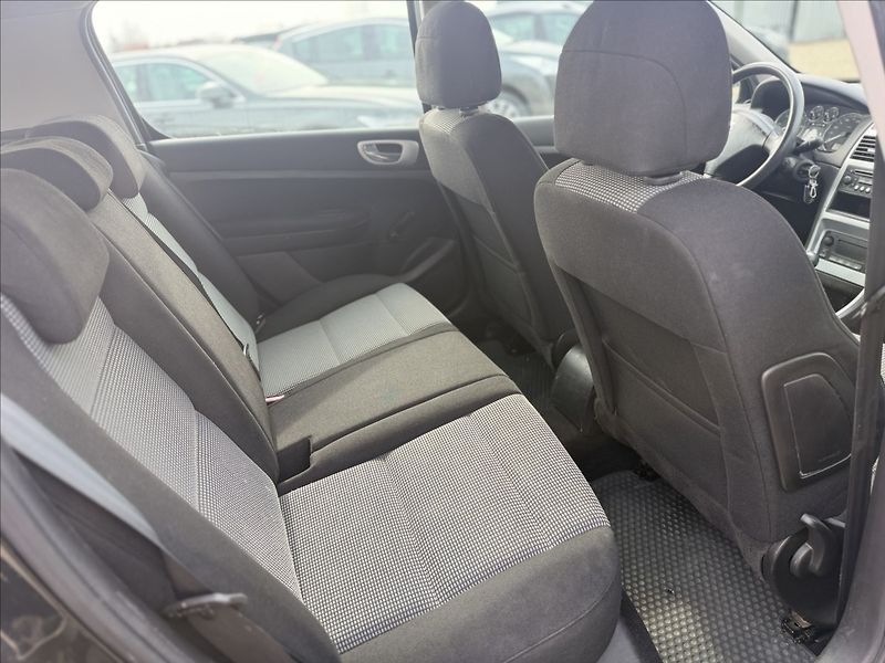 Peugeot 307 1,6 HDI DIGIKLIMA - fotka 18 z 22