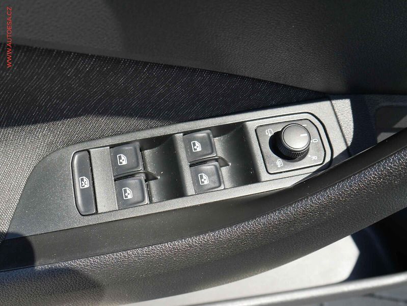 Škoda Scala (2020) 1.6 TDi, ČR, Style, LED - fotka 11 z 19