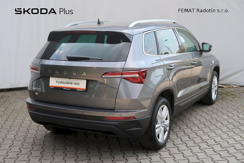 Škoda Karoq (2025) Top Selection 1.5 TSI 110 kW D - fotka 2 z 29